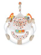 MONI Magic fun baba ugráló pasztel játékkal bézs