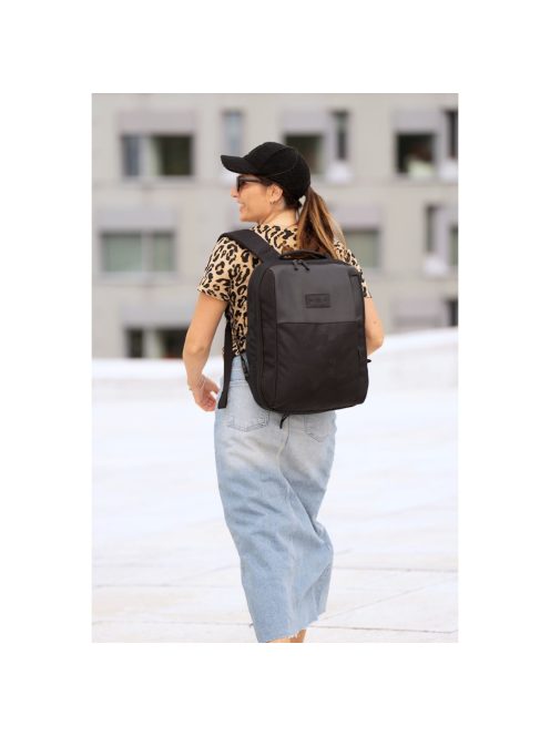 MiniMeis pelenkázó hátizsák és babarögzítõ hám étkezõszékhez Hero G5 Black